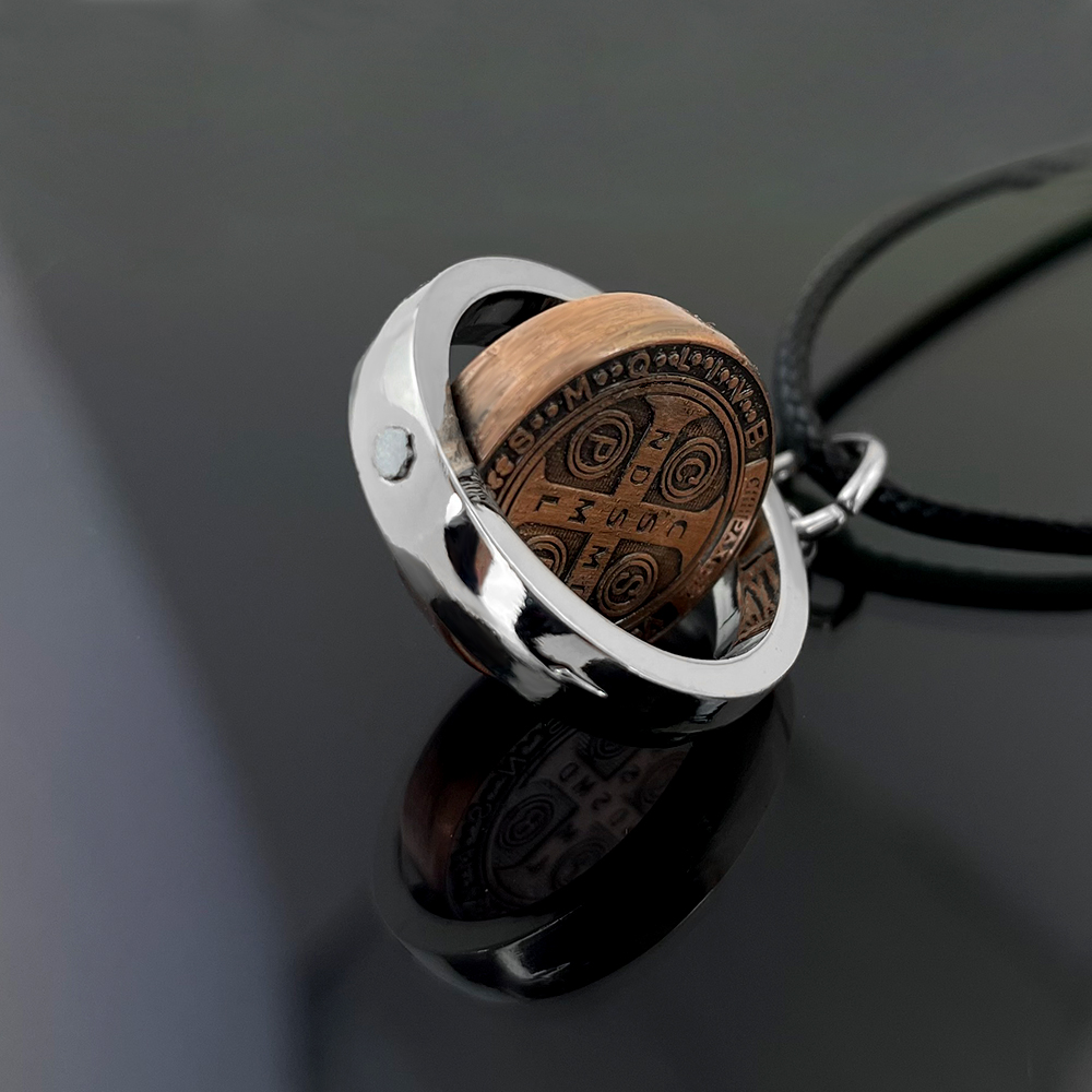 Kalung Medali Santo Benediktus - Jewelry & Watches Company ulasan dan harga